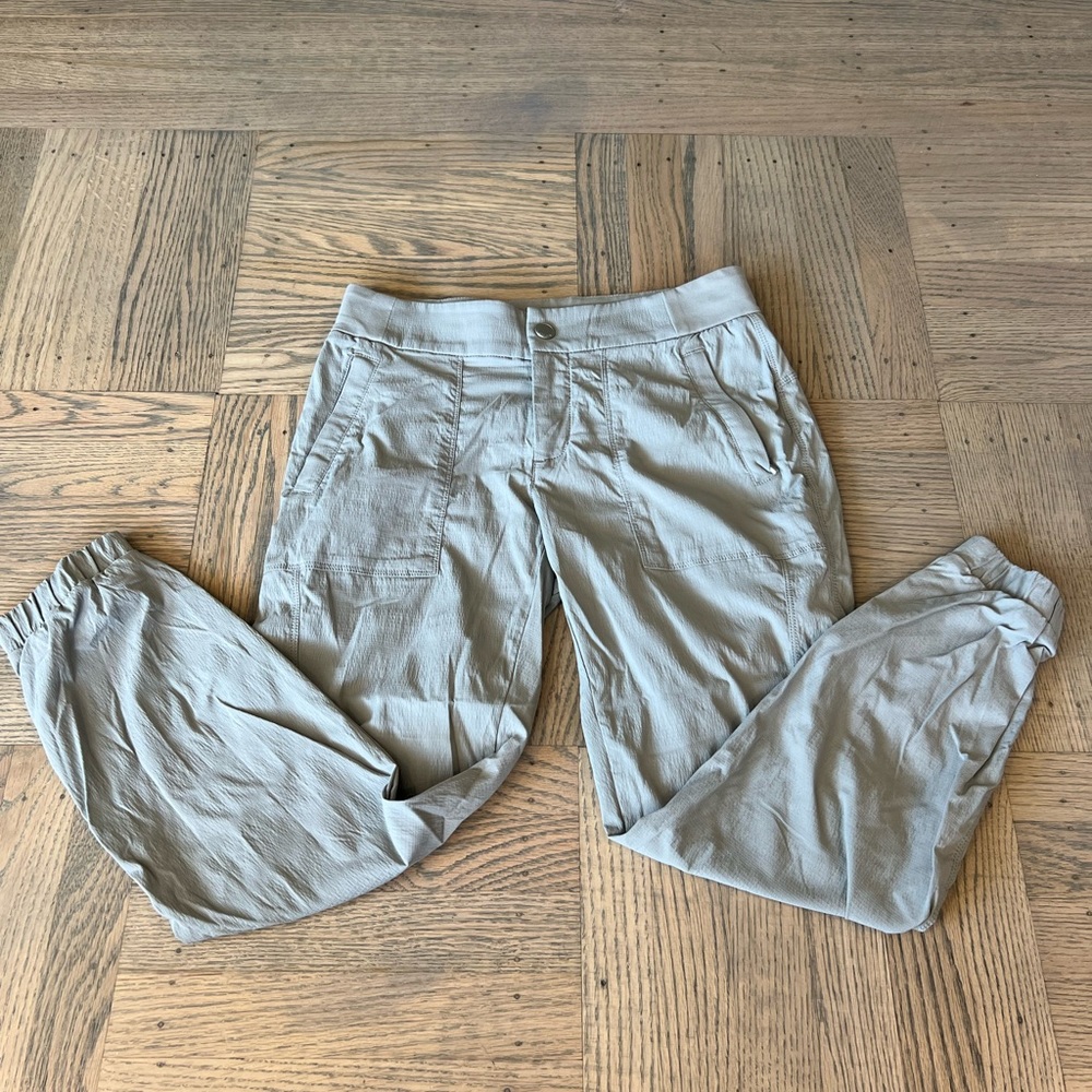 Athleta Women’s Tan Pants / Joggers